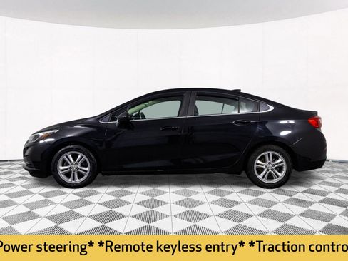 Used 2017 Chevrolet Cruze LT w/ Convenience Package image 12