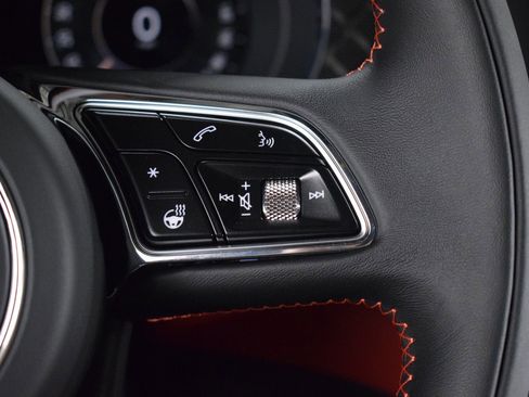 New 2025 Bentley Bentayga AWD/4WD image 29