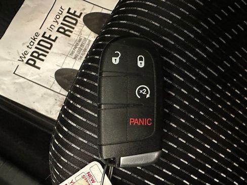 Used 2020 Dodge Journey SE image 17