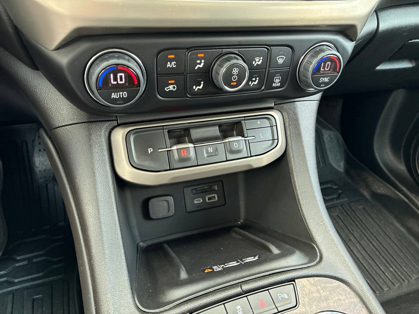 Used 2023 GMC Acadia Denali FWD image 38