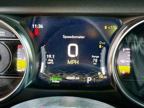 Used 2021 Jeep Wrangler Unlimited Sahara w/ Cold Weather Group AWD/4WD image 13