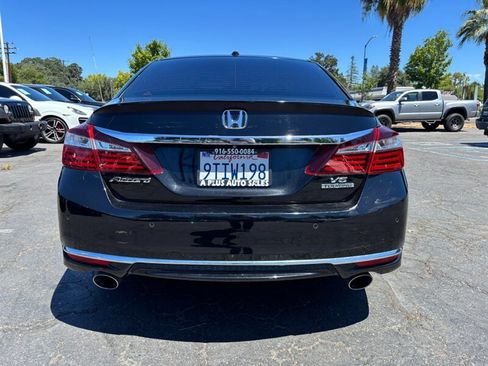 Used 2016 Honda Accord Touring image 5
