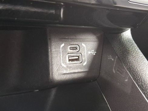 Used 2024 Jeep Compass Latitude AWD/4WD image 23
