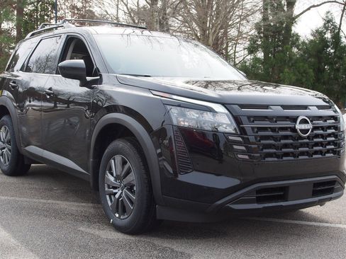 New 2026 Nissan Pathfinder SV image 1