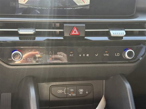 New 2026 Kia Sportage EX image 24