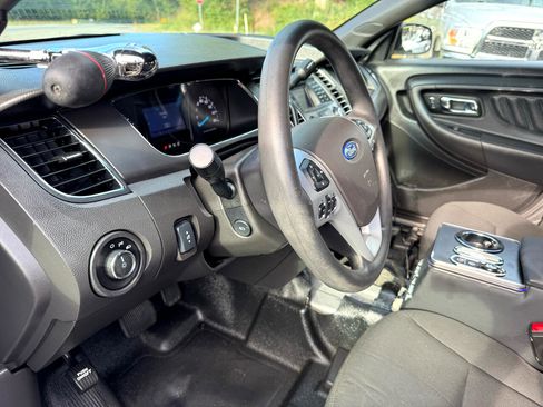 Used 2017 Ford Taurus Police Interceptor AWD image 10