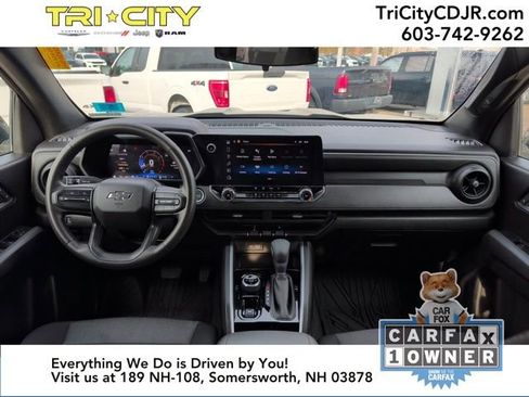 Used 2024 Chevrolet Colorado Trail Boss w/ Technology Package image 17