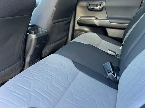 Used 2020 Toyota Tacoma TRD Off-Road w/ Technology Package image 5