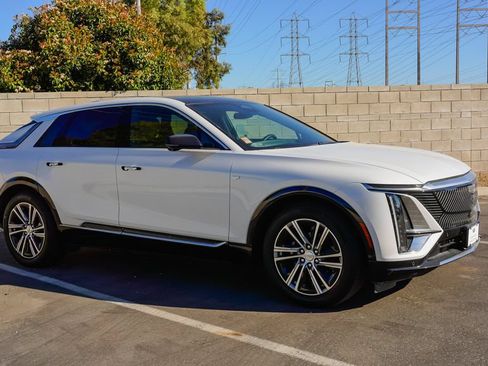 Certified 2024 Cadillac Lyriq Luxury RWD image 6