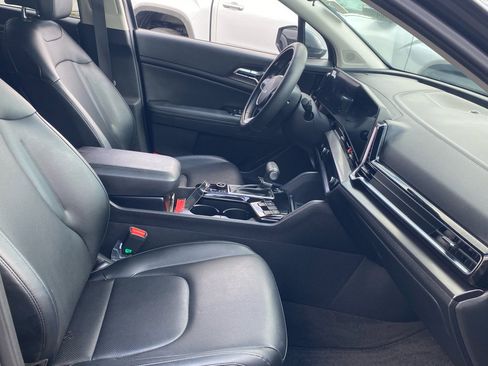 Used 2025 Kia Sportage EX w/ Premium Package FWD image 14