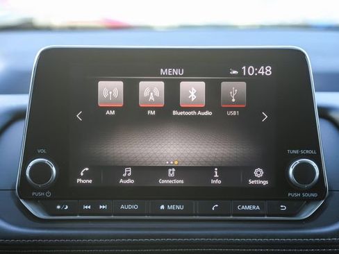 Used 2022 Nissan Rogue SV image 16