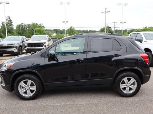Used 2022 Chevrolet Trax LT w/ LT Convenience Package AWD/4WD image 23