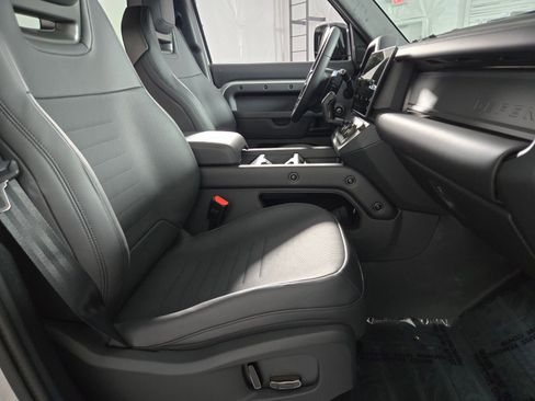 New 2026 Land Rover Defender 110 OCTA AWD/4WD image 3
