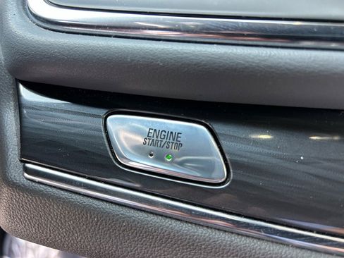 Used 2024 Buick Enclave Premium image 29