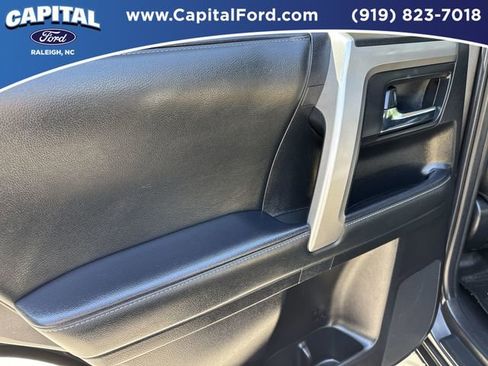 Used 2020 Toyota 4Runner SR5 Premium w/ Moonroof Package RWD image 17