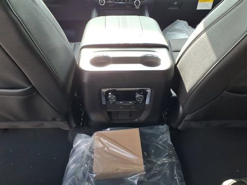 New 2026 Chevrolet Suburban High Country AWD/4WD image 16