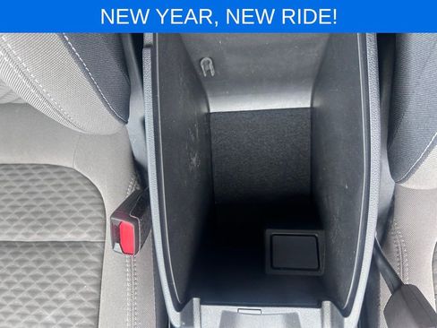 Used 2021 Ford Escape SE w/ SE Sport Appearance Package image 24