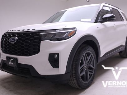 New 2025 Ford Explorer ST-Line w/ Premium Package