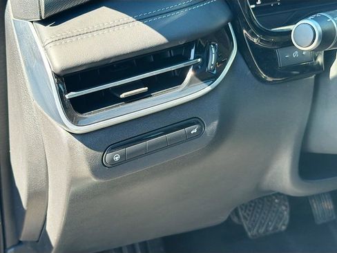 Used 2023 INFINITI QX60 Luxe w/ Cargo Package FWD image 10