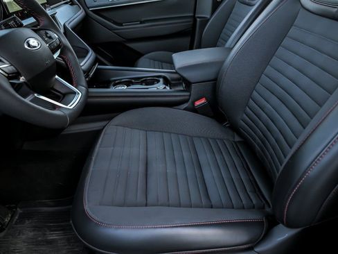 Used 2025 Ford Explorer ST-Line image 14