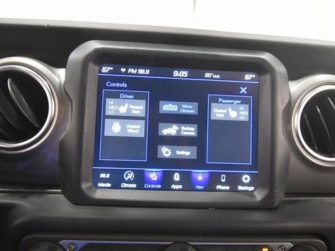 Used 2022 Jeep Wrangler Unlimited Sahara w/ Cold Weather Group image 22