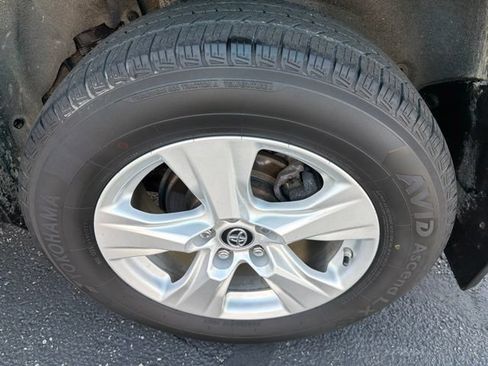 Used 2019 Toyota RAV4 XLE w/ Convenience Package AWD/4WD image 30