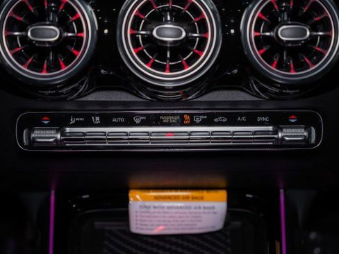 Certified 2025 Mercedes-Benz GLB 250 image 15