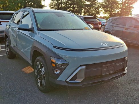 Used 2024 Hyundai Kona SEL AWD/4WD image 5