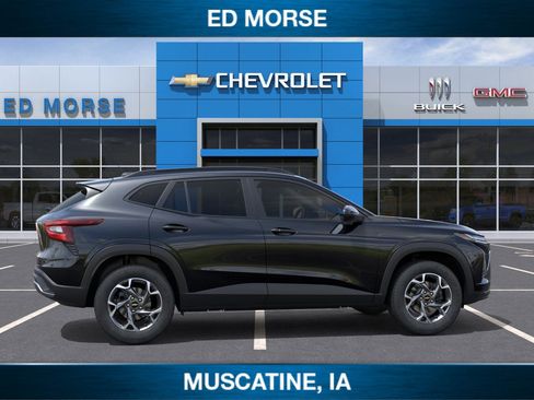 New 2025 Chevrolet Trax LT w/ Sunroof Package image 5