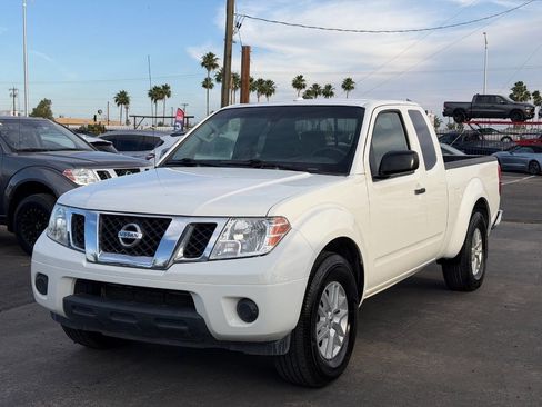 Used 2018 Nissan Frontier SV RWD image 1