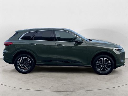 Used 2025 Audi Q5 Premium Plus w/ Premium Plus image 8