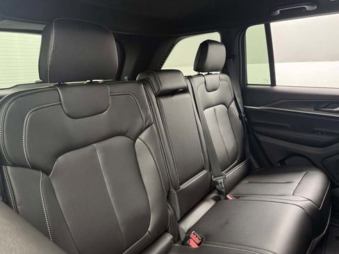 New 2025 Jeep Grand Cherokee Limited w/ Trailer Tow Package image 21