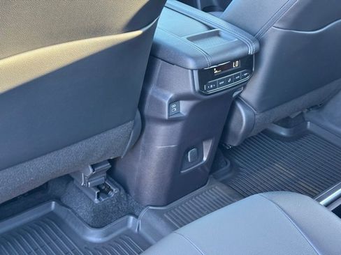 Used 2025 Toyota Grand Highlander FWD image 28