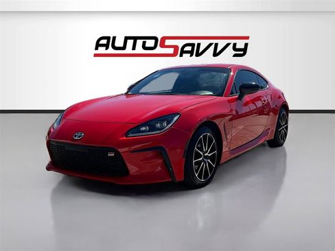 Used 2023 Toyota GR86 image 3