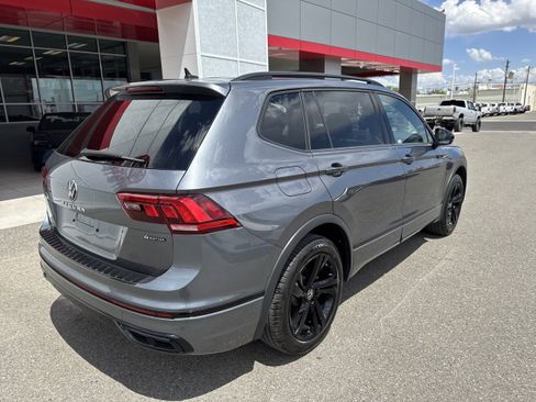 Used 2024 Volkswagen Tiguan SE R-Line AWD/4WD image 4