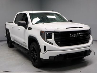 Used 2024 GMC Sierra 1500 Elevation w/ LPO, Elevation Black Package
