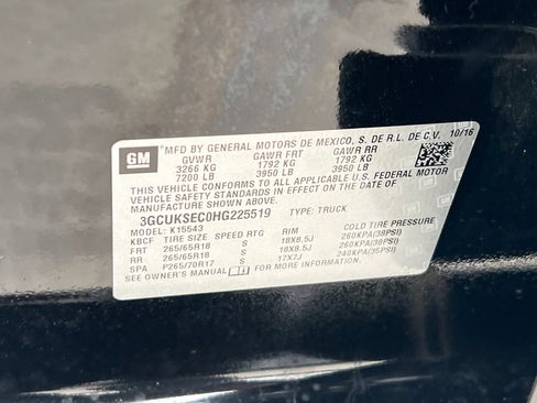 Used 2017 Chevrolet Silverado 1500 LTZ Z71 w/ LTZ Plus Package image 33