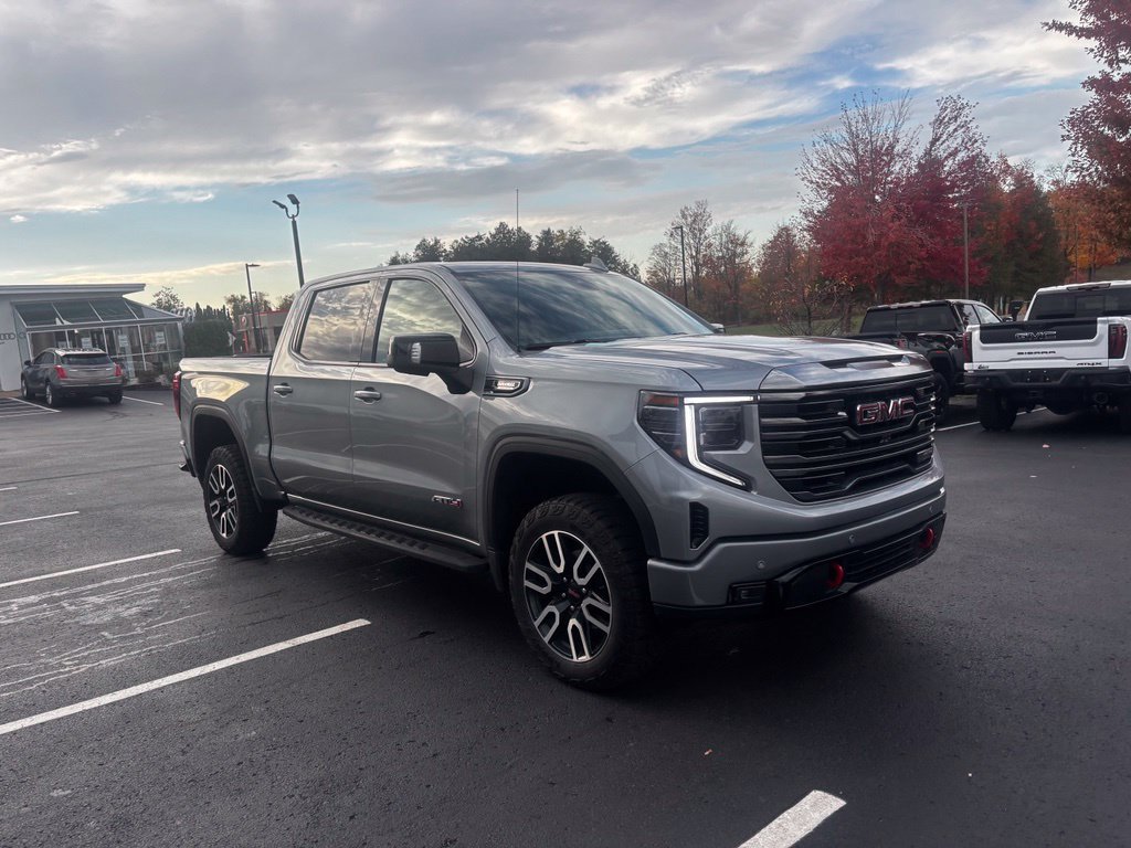 Used 2024 GMC Sierra 1500 AT4 w/ Technology Package AWD/4WD image 4