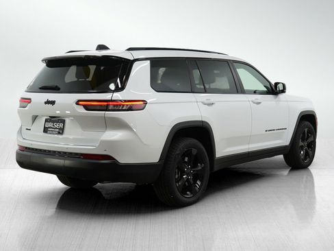 Used 2023 Jeep Grand Cherokee L Laredo image 5