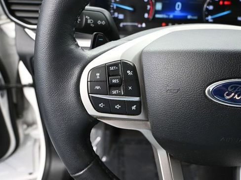 Used 2020 Ford Explorer XLT w/ Equipment Group 202A image 29