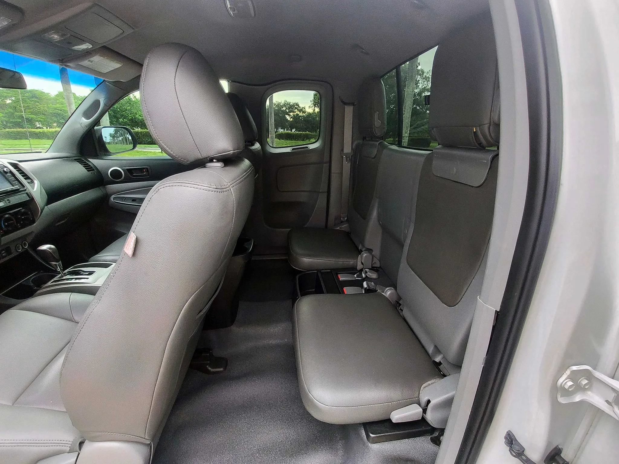 Used 2014 Toyota Tacoma PreRunner w/ SR5 Package RWD image 10