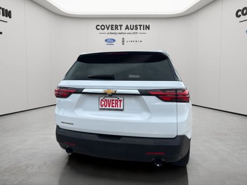 Used 2022 Chevrolet Traverse LS w/ LPO, Cargo Package FWD image 4