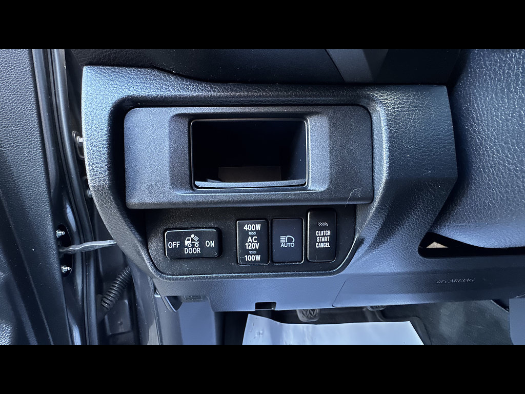Certified 2019 Toyota Tacoma TRD Off-Road AWD/4WD image 25