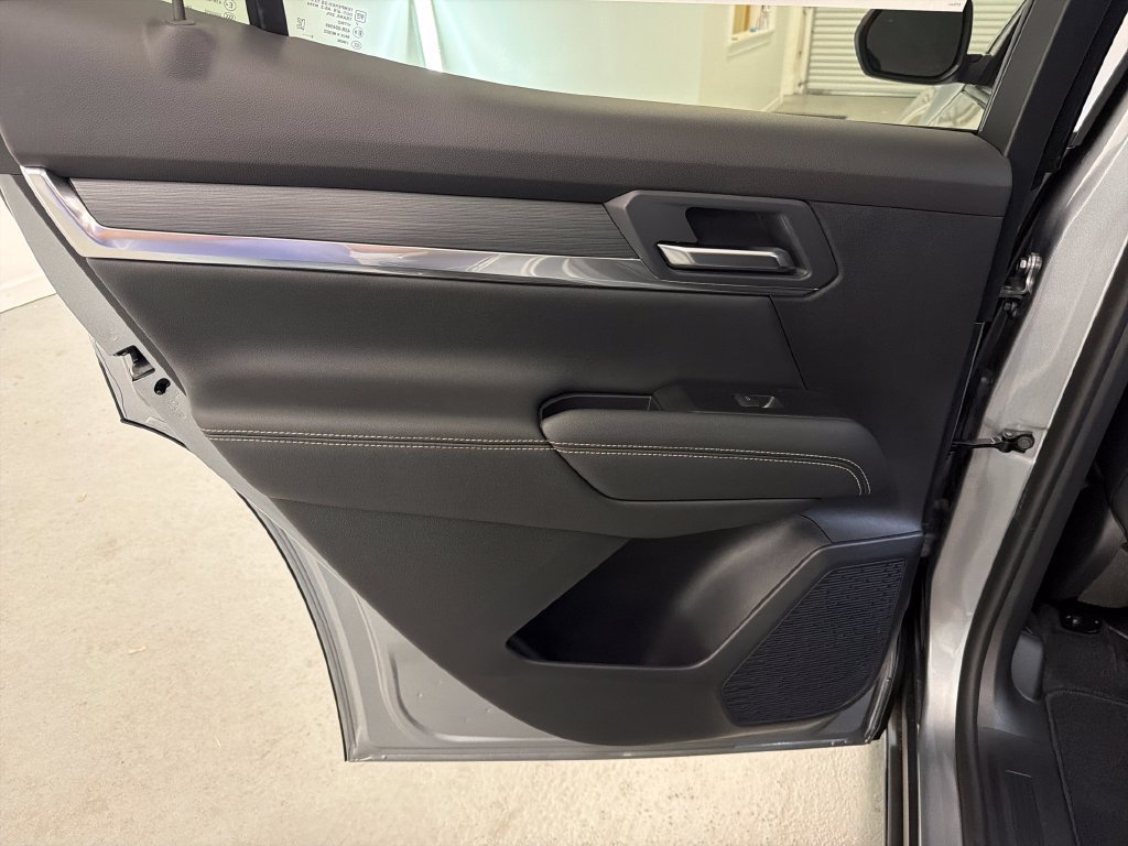 New 2027 GMC Terrain Elevation w/ Elevation Premium Package FWD image 11