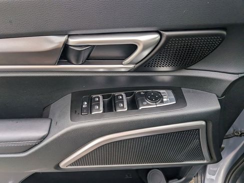 Used 2025 Kia Telluride S image 11