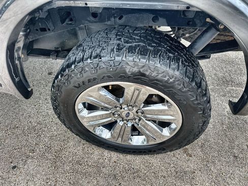 Used 2018 Ford F150 Lariat w/ Equipment Group 502A Luxury AWD/4WD image 12