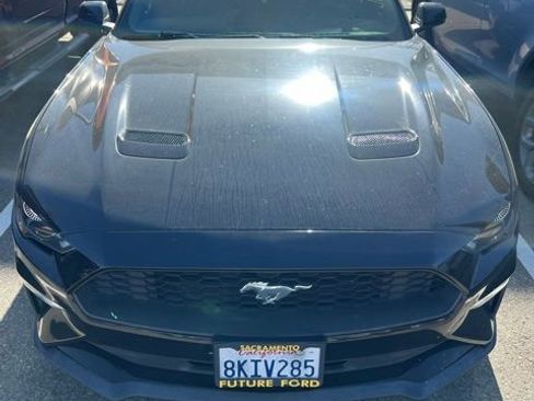 Used 2018 Ford Mustang Premium image 3
