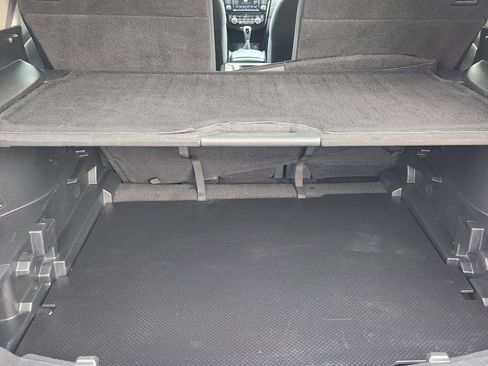 Used 2018 Nissan Rogue SV w/ Premium Package image 32