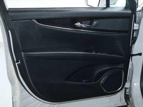 Used 2022 Lincoln Nautilus Reserve image 16