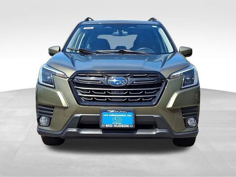 Used 2022 Subaru Forester Premium image 2